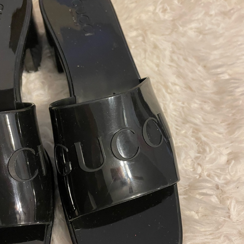 Gucci Rubber Logo Platform Slide Sandal - Picture 3 of 5